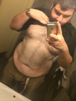 imhereforthemen:  Haven’t submitted in a while and thought, tummy Tuesday would be a good time to come back.  I agree!  (thebeardlygodfather) 