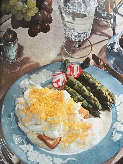 Eggs á la Goldenrod Betty Crocker’s Picture Cookbook, 1950 (first edition)