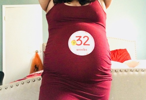 preggoalways:I don’t think this dress is going to fit for much longer …… 