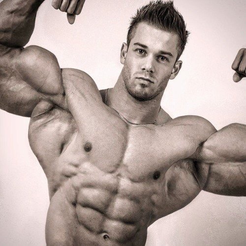 letsgetmassive: sfinnxxx:   Boom.    Too big doesn’t exist. Let’s Get Massive.