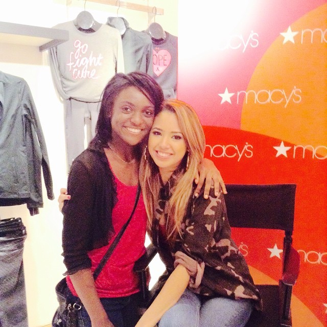jasminev-news:  October 2nd: (more) Jasmine meeting a fan at Macy’s in San Jose