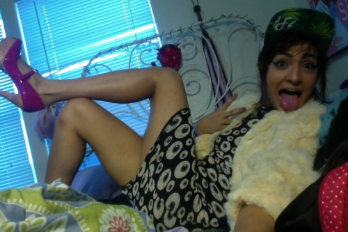 meatpixie:  being silly and tryna how Marilyn adult photos