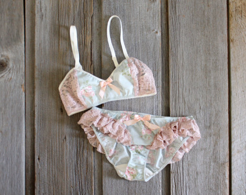 &lsquo;Vapor&rsquo; Floral and Lace Lingerie Set - Ohhh Lulu [x]