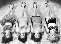 thatssooldfashions:  1940’s swimsuits.