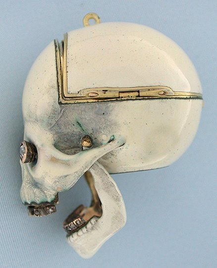 unexplained-events:“Memento Mori” Skull Pocket-watch, Gold and Enamel, 1810