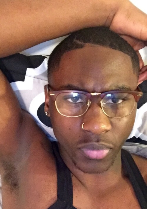 blackveilbarb:  Snapchat:edwig1212