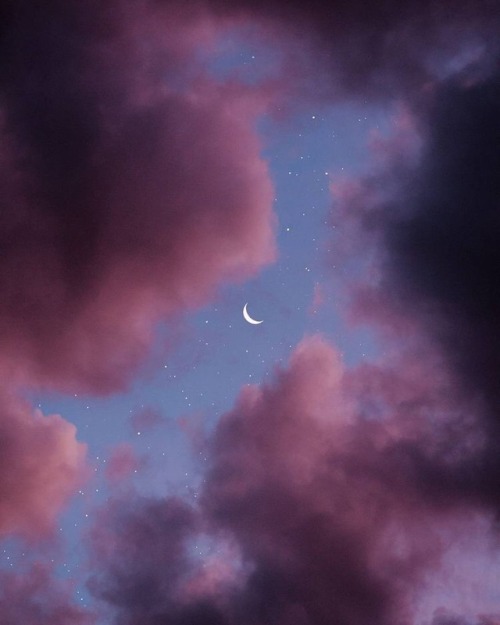 charasthetics: Velaris Aesthetic Reblog of one of my most popular posts