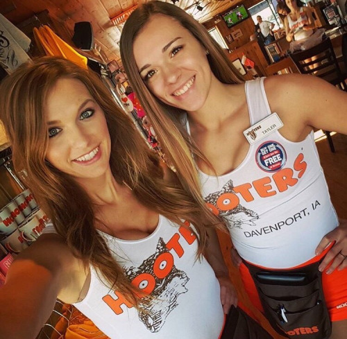 superfructose:  The hottest hooters girls … follow for more —&gt; http://superfructose.tumblr.com