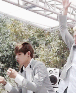 ohparkjimin:  A typical Taehyung. 