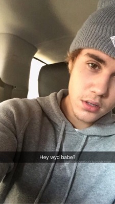 justinbieberfeet:  Snapchatting with Master Bieber :)