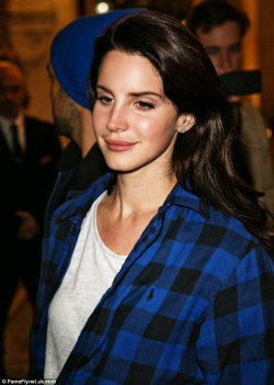 delrey4ever:  Lana Del Rey spotted leaving her hotel in Paris, 2012.