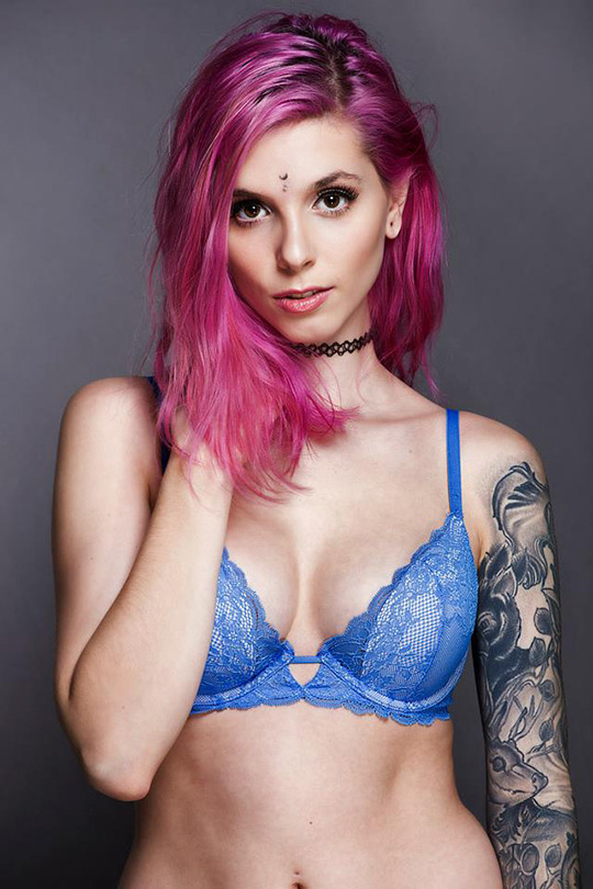 ilovetattoedpeople:  Follow me ILTP
