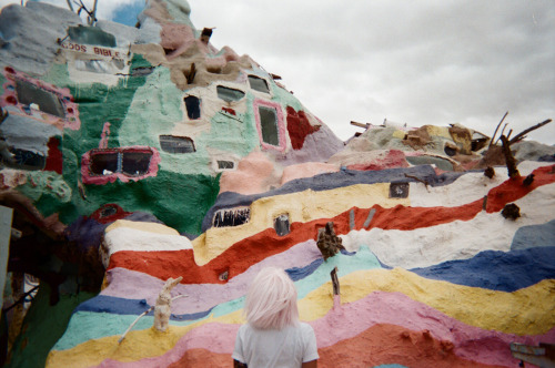 lizaminnelson-blog - Love is Universal // Salvation Mountain |...