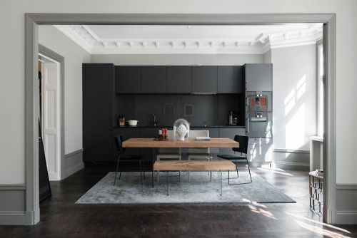 Grey Minimalism At Its Best | Stockholm, SwedenLayout: (Source: esny.se)