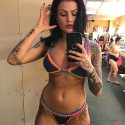 stripper-locker-room:  https://www.instagram.com/littlewyte/