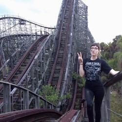 kyoslittlemonster:  coffee–queen:  Abandoned rollercoaster✌🏻