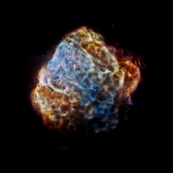  X-ray image of the SNR (Supernova Remnant):