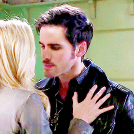 swanshope:  Killian + initiating kisses in 4A↳ requested by ceaselesslyinlove