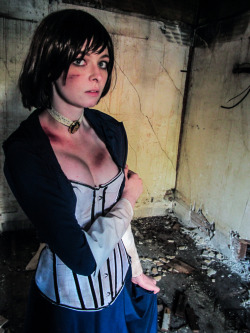 cosplayhotties:  Elizabeth (Bioshock Infinite)