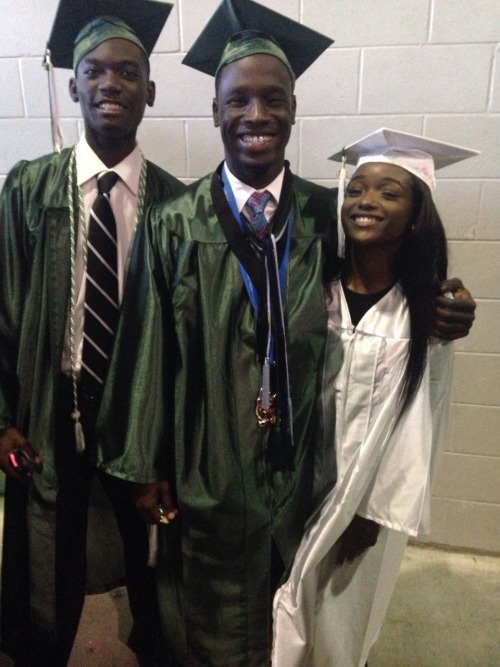 kimreesesdaughter:twinkietraphouse:i used to hate my skin color ,but i love it & following you h
