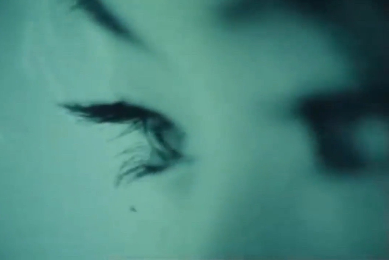 pentauroi: Takashi Ito, Dizziness, 2001