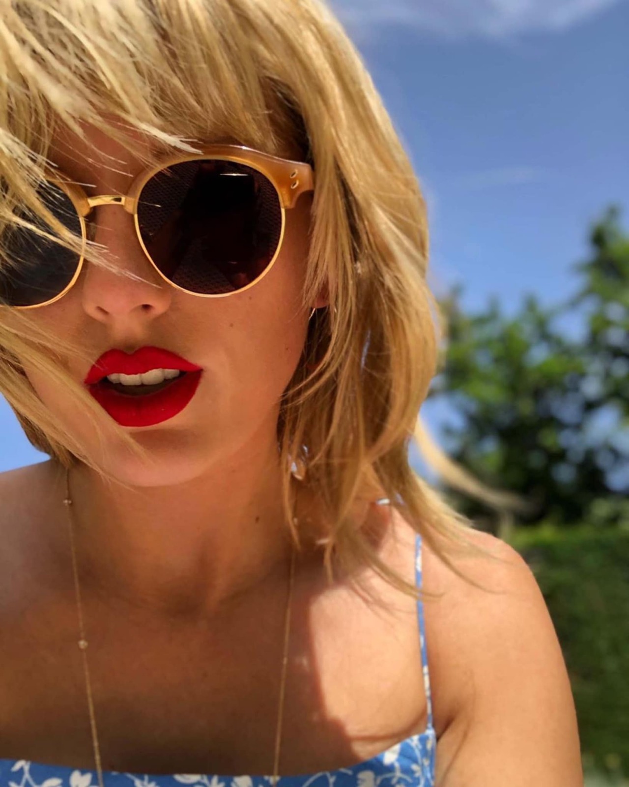 taylorswift:✌️Friday calmness✌️