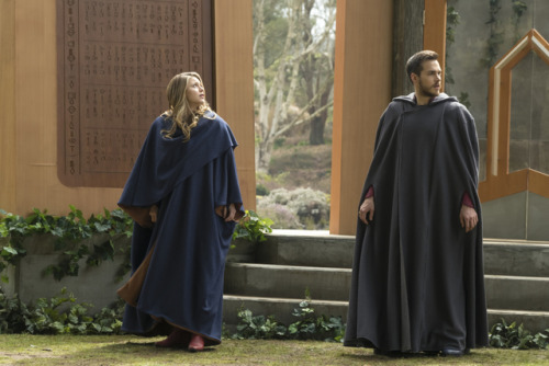 notsomildmanerred: Supergirl 3x20 Promo pics SuperValor adventures in the forest.