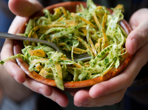 Pesto-Coated Carrot & Parsnip Fettuccini Ingredients: 1 tbsp cold-pressed (extra virgin) olive o