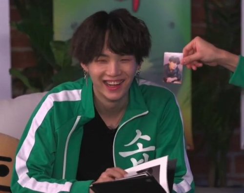 yoongi&rsquo;s reaction to getting hoseok&rsquo;s photocard the purest thing you&rsquo;l