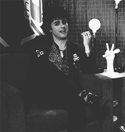 tre-cool-swallovvs-deactivated2:  x 