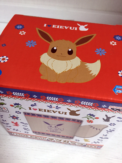 zombiemiki:I Love Eevee mug, complete with tail handle