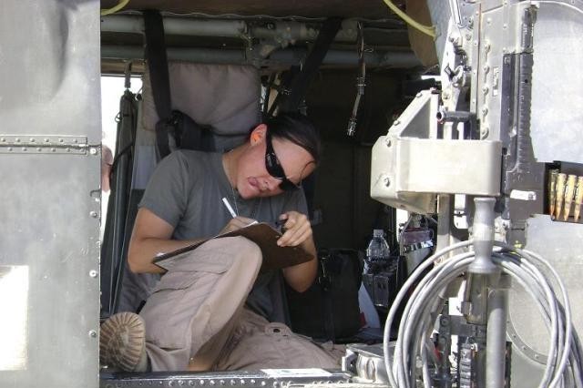 mymarinemindpart2:  Sexy Military gals pt 3