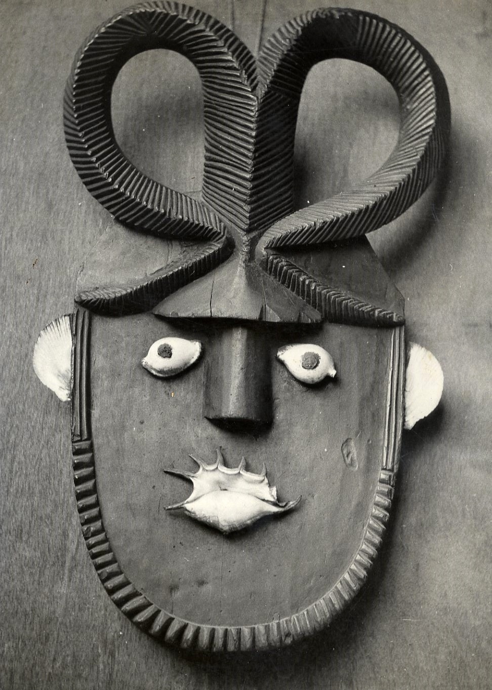 Masque, composition surréaliste, 1940.