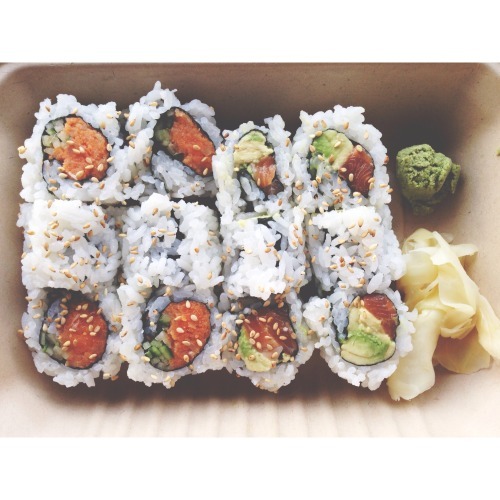 idreamofsushi:  arctic char / spicy tuna by tangerineefizz 
