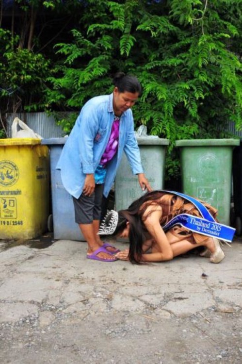 pocketboymilo:After winning Miss Thailand 2015, Mint Khanittha Phasaeng goes back to visit her singl