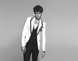 mientus-com:  Mathias Lauridsen in GUCCI