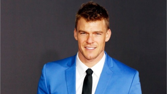 manculture:  Alan Ritchson 