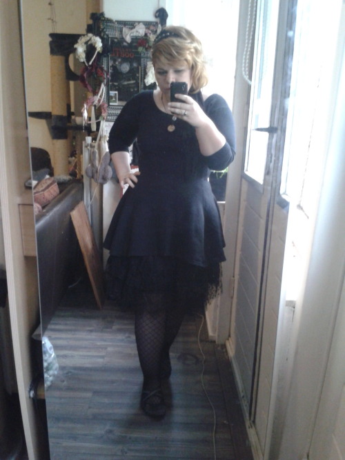 maiden-from-the-woods:Quite a simple outfit. But I’m pretty proud of myself for rediscovering 