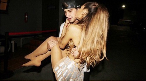 arianagrandetights:  Ariana Grande - pantyhose feet