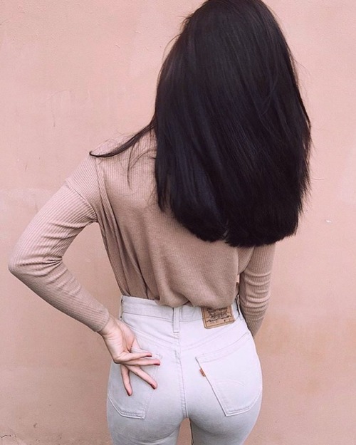 Healthy Hair #hairgoals #darkhair #fashionblog #fashion #fashionista #healthyhair #bluntcut #longhea