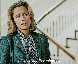 foxmuldos:henry making elizabeth late for work again (2x15 // 2x18)