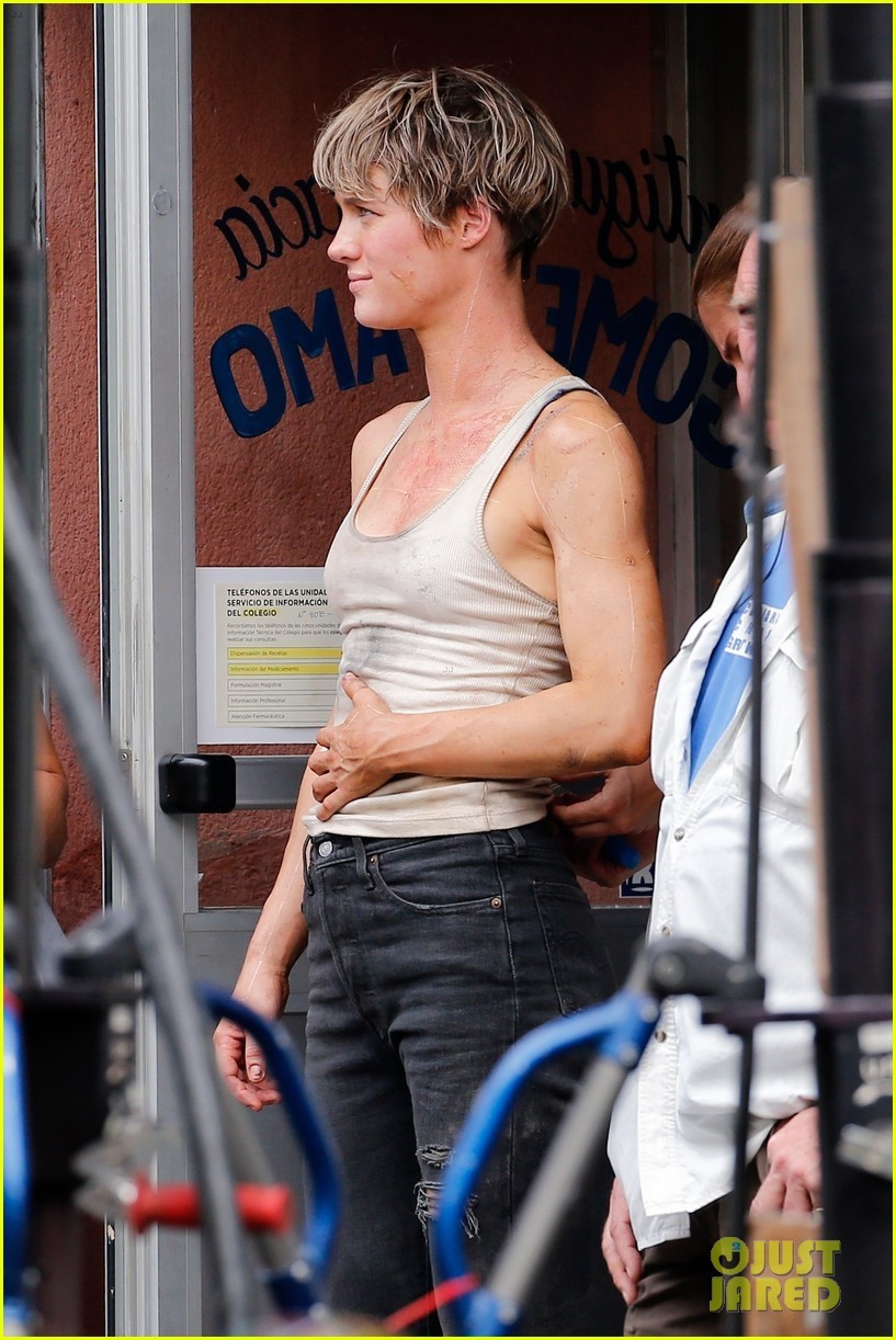 Halt and Catch Fire TO THE MAX — Mackenzie Davis is rocking short hair and  lots of...
