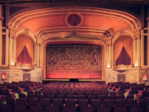 divine-thrills:Brooklyn-based Franck Bohbot photographs classic cinemas from the Golden Age. “Refl