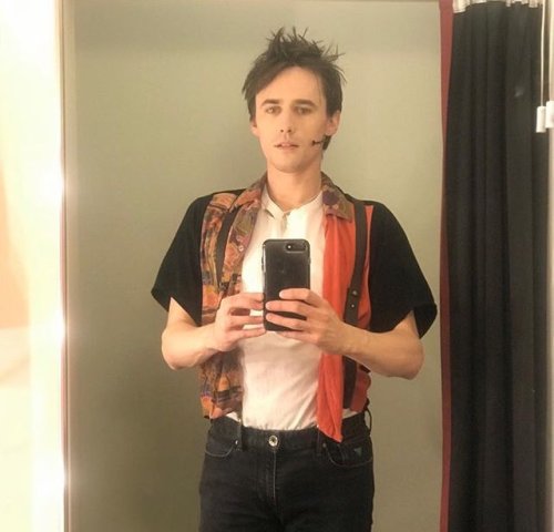 reevecarney: #DressingRoom #Orpheus #Selfie And exciting news!!! I have finally booked a #LONDON SOL