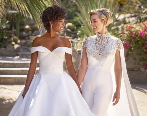 eyeblogaboutnothin:Samira Wiley and Lauren Morelli got married!