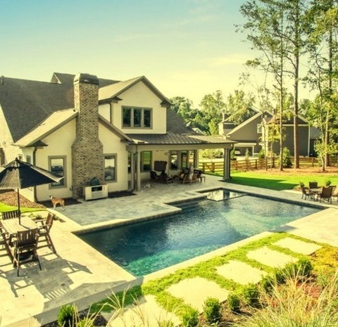 Pool Fountain In Atlanta