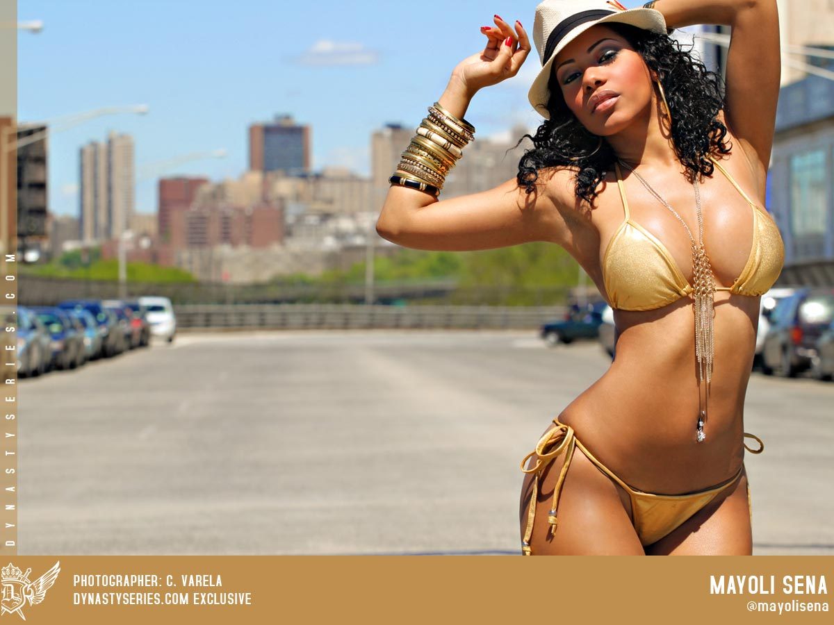 risquephotos:  Mayoli Sena