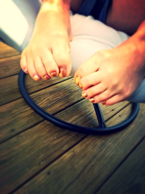 Scrunchy toes!