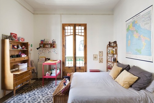 gravityhome:Home in Barcelona | photos by Lula PoggiFollow Gravity Home: Instagram - Pinterest - Fac