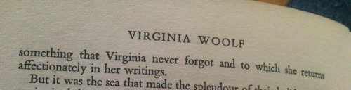nineteencigarettes:Quentin Bell, Virginia Woolf: A Biography